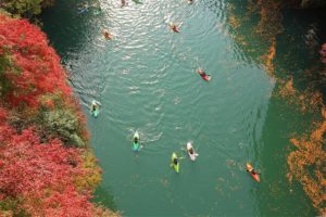 カヌーと紅葉 / Canoes and autumn leaves